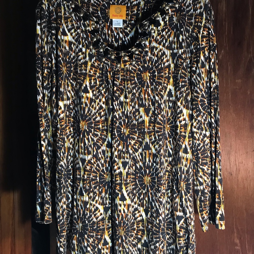 Ruby Road Print Blouse w Beaded Neckline Accent